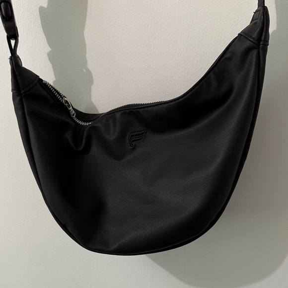 Fabletics Black Crossbody Bag - Picture 3 of 5